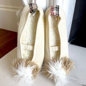 NEW Puppy At Heart Slippers Cream Indoor Footwear
Plush Fur Puppy Dog Shoes NWOT